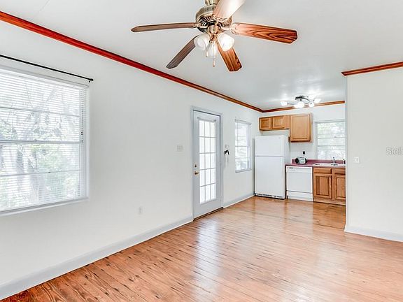4th image of 755 1/2 Alamanda Way S