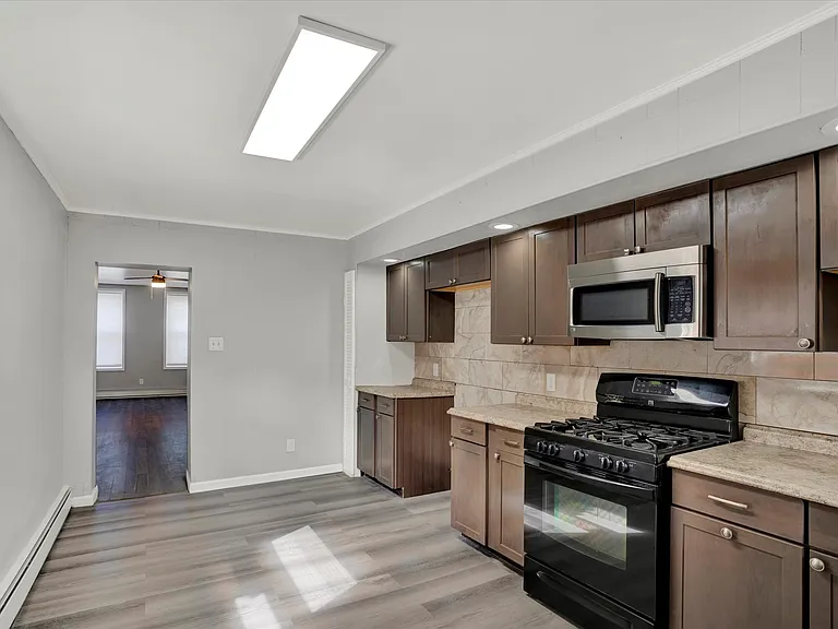 3019 Weikel St — Photo 5
