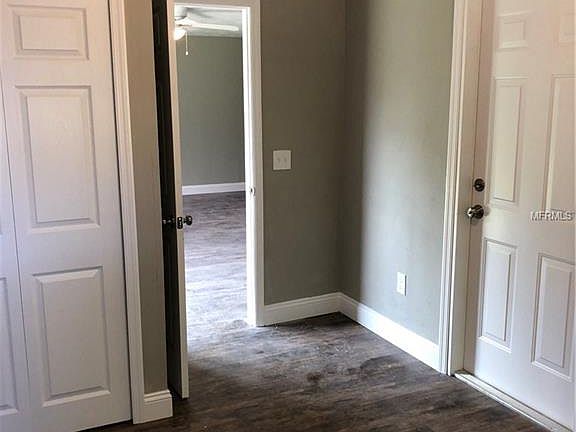 3rd image of 8121 Meadowglen Dr