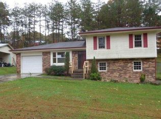 8 Yorkshire Ct, Middlesboro, KY 40965
