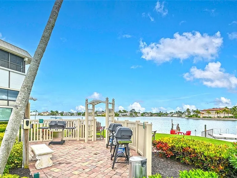 3200 Gulf Shore Blvd N #308 — Photo 26