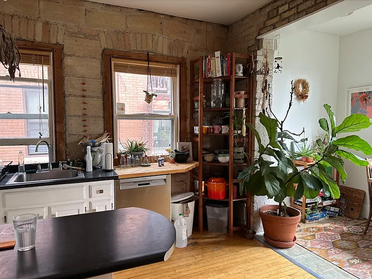 2941 Oakland Ave — Photo 5