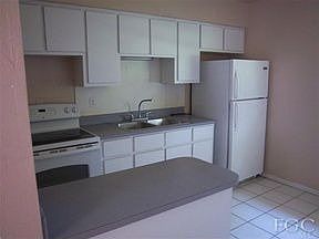 4th image of 440 San Bernardino St