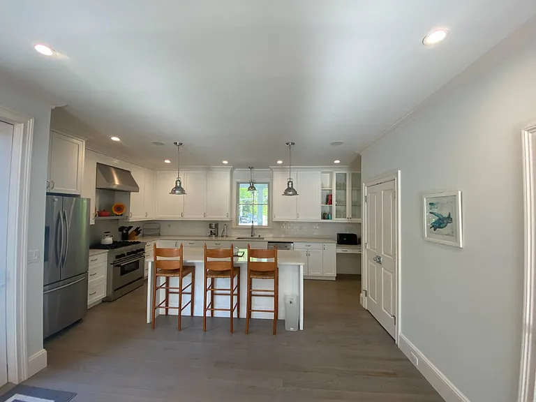 48 Tyrone Dr — Photo 7