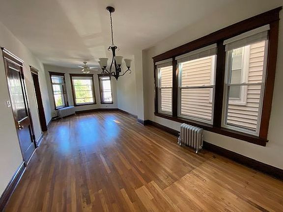 2nd image of 3020 N Clifton Ave #2