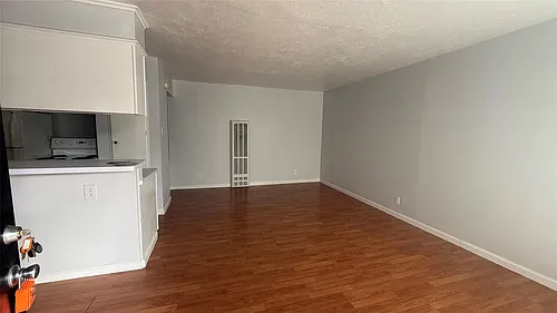 519 Branard St #10 Photo 1