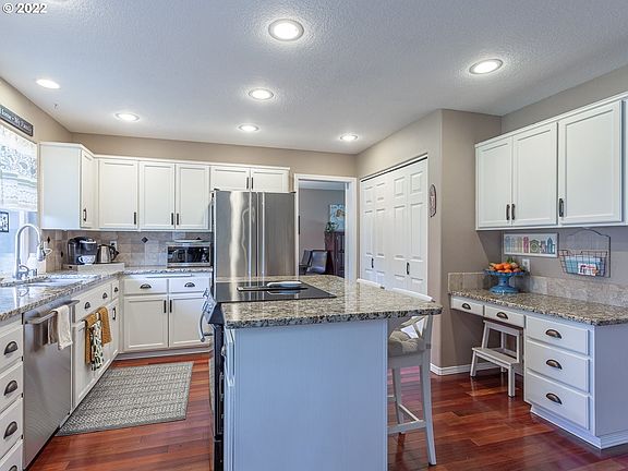 2nd image of 8212 NE 159th Ave