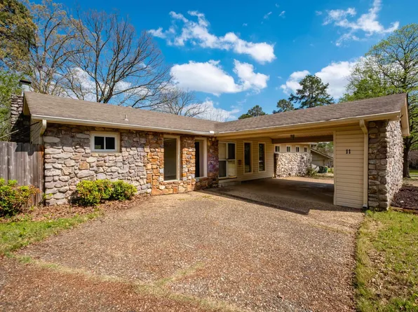 11 Crownpoint Rd, Little Rock, AR 72227
