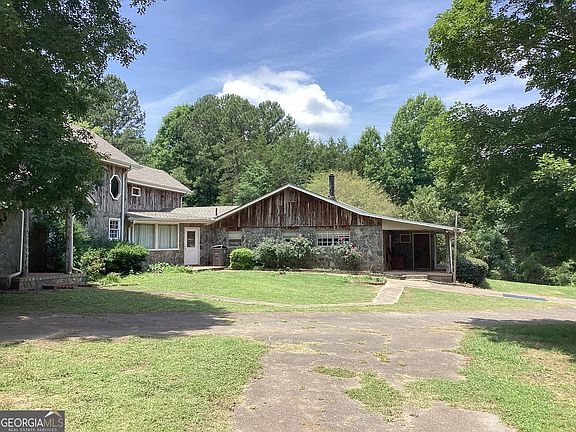 5th image of 220 Ennis Rd