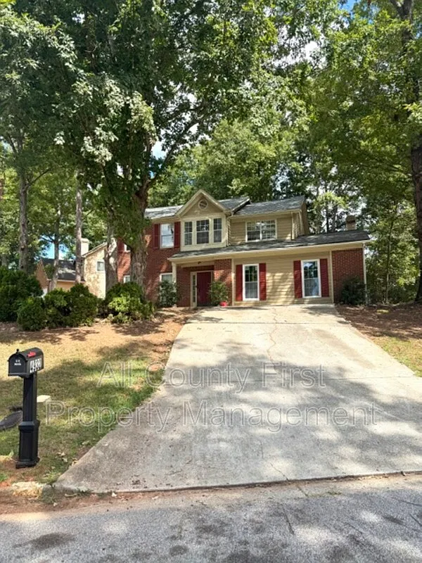 3 bed, 2.5 bath, 2672 sqft, $2,250 — Photo 1