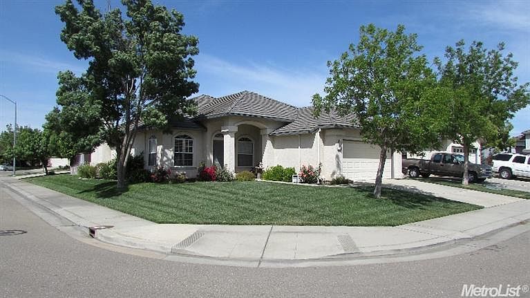 1st image of 910 Pearwood Cir