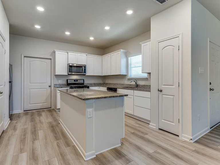 326 Stone Ct — Photo 6