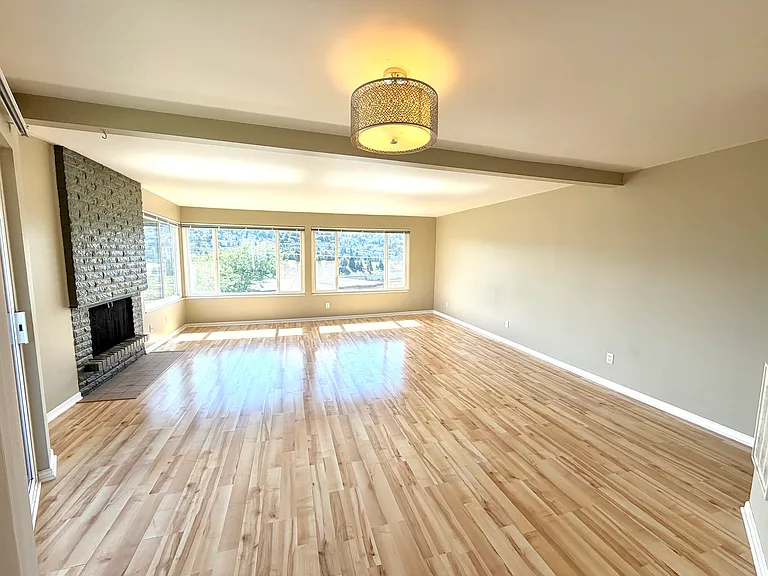 2663 Thorndyke Ave W #402 — Photo 2