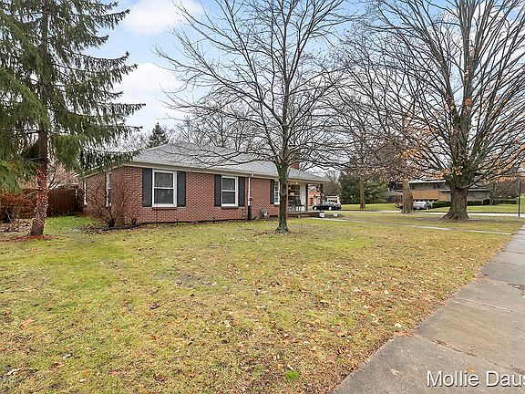 3rd image of 235 Boltwood Dr NE