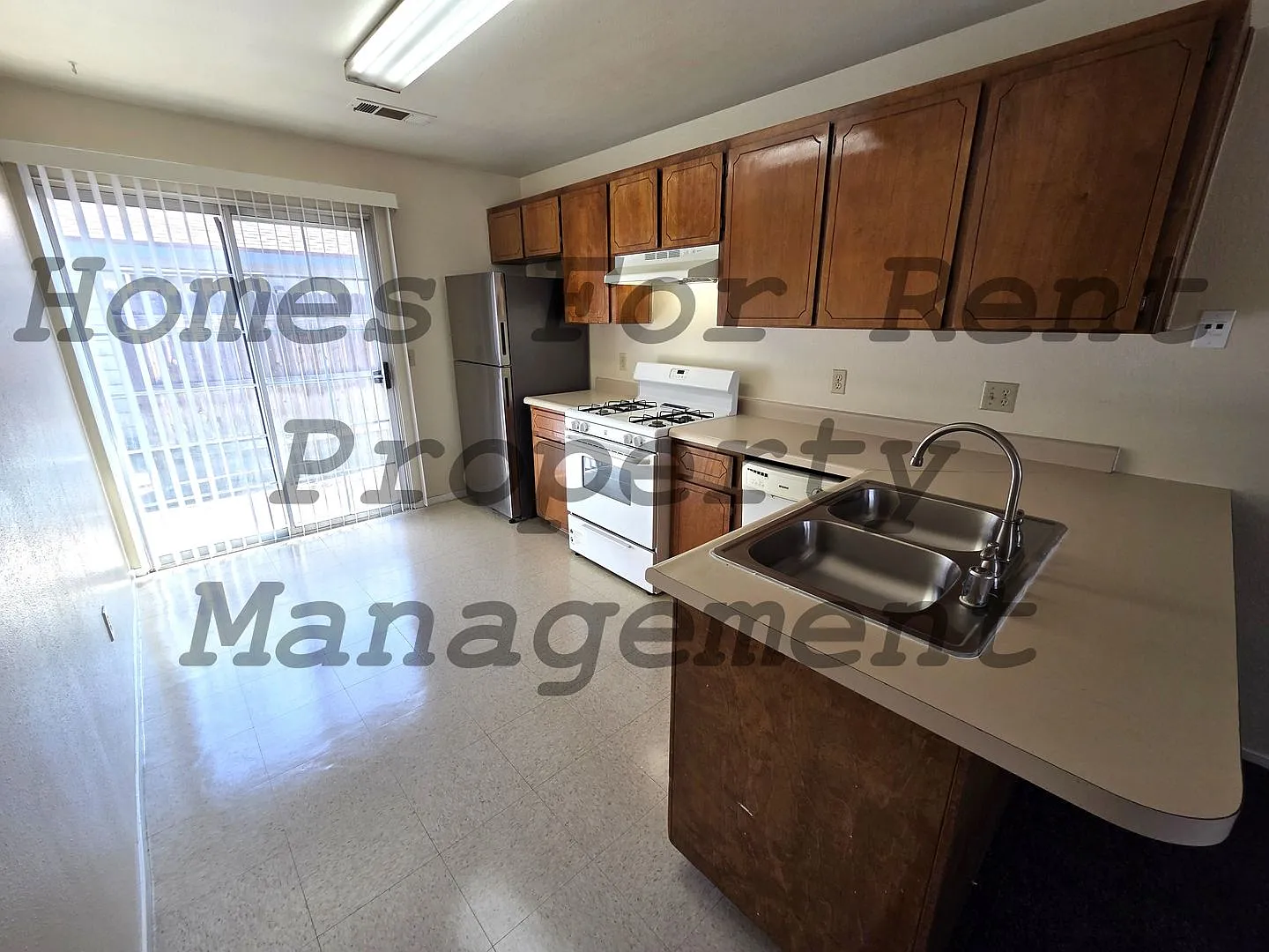 351 Eastridge Circle — Photo 3