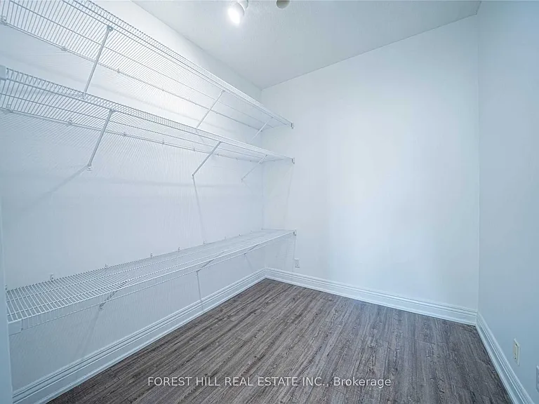 18 Lee Centre Dr #Penthouse 109 — Photo 17