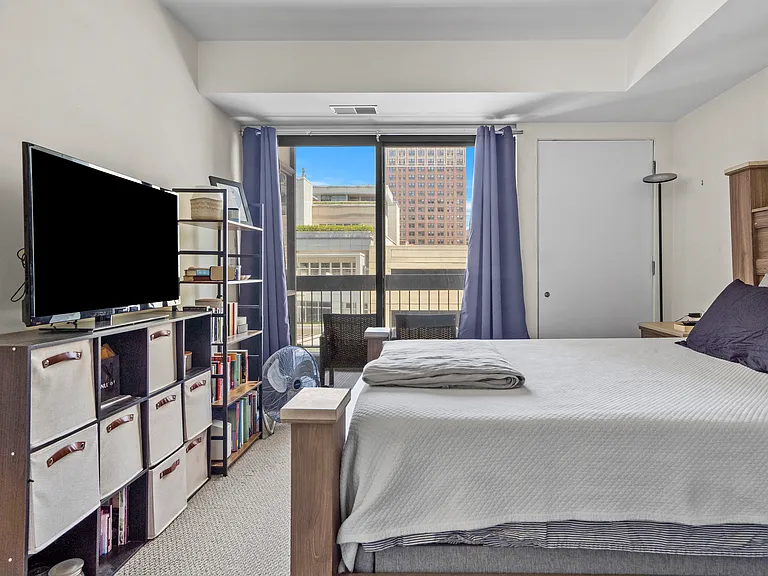 1212 N Wells St #302 — Photo 11