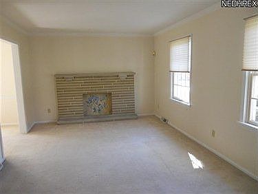 4th image of 6525 Applewood Blvd