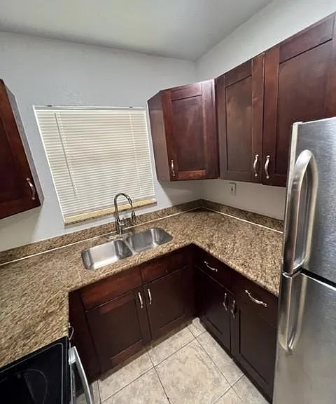 2640 NE 8th Ave #17 — Photo 3