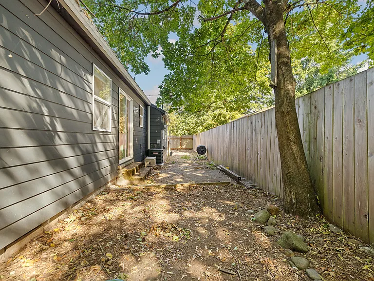 7401 SE 83rd Ave — Photo 34