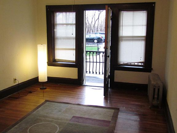 3rd image of 1380 W 111th St APT B