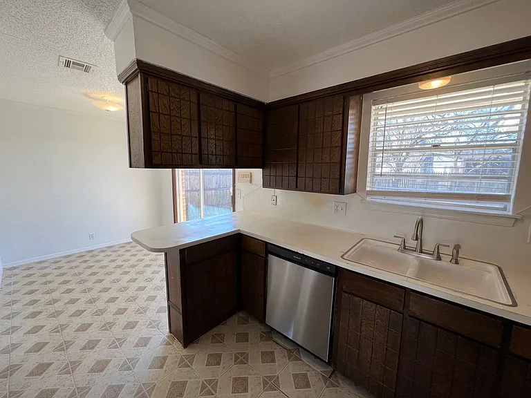 1017 S Neptune Rd — Photo 14