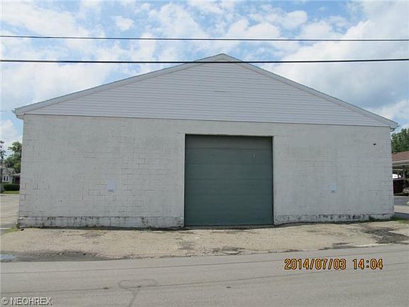 4th image of 162 N Walnut St