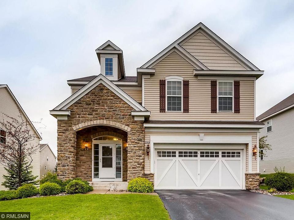 1st image of 2353 Woodcrest Dr