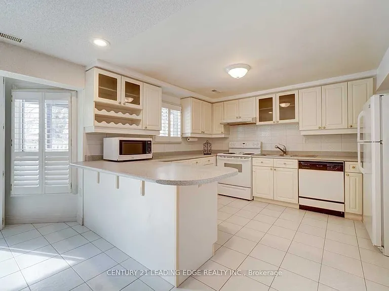 1374 Heritage Way #BASEMENT — Photo 17