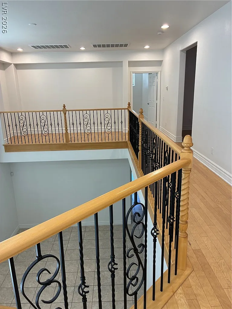 3 bed, 3.0 bath, 3064 sqft, $2,900 — Photo 3