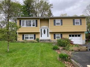 24 Hankin Loop, Poughkeepsie, NY 12601