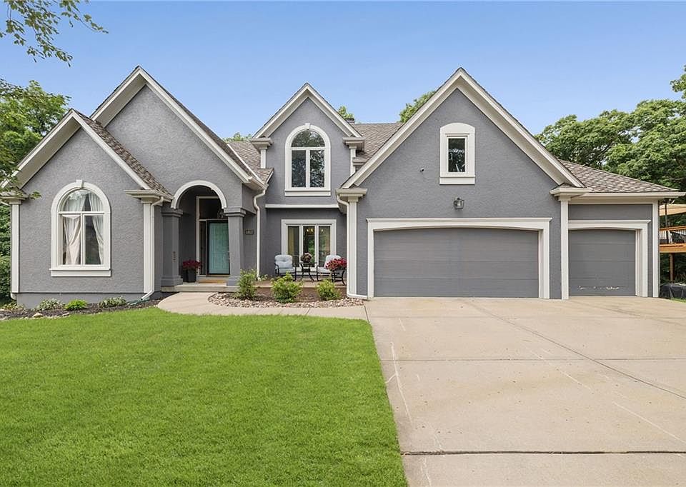 1st image of 5812 Manor Ln