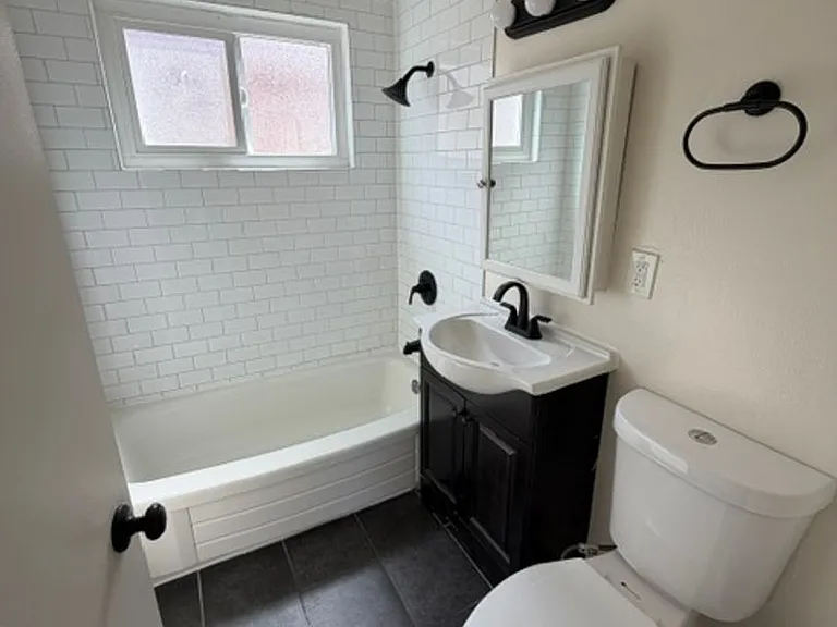 2363 Humboldt Ave — Photo 6
