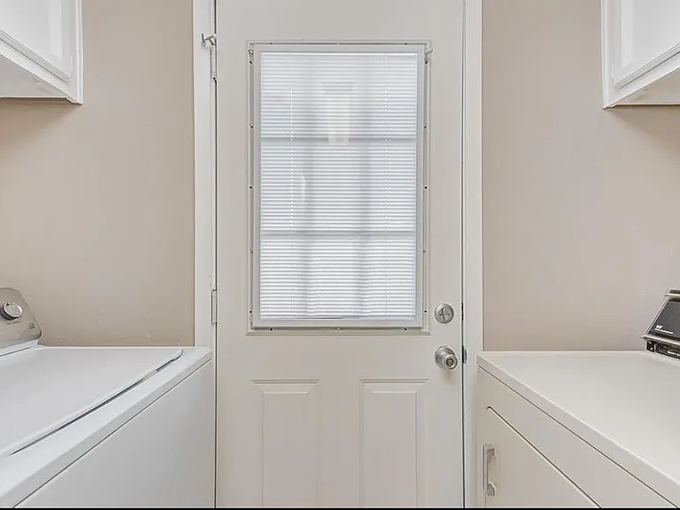 1917M Miramar Ct — Photo 3