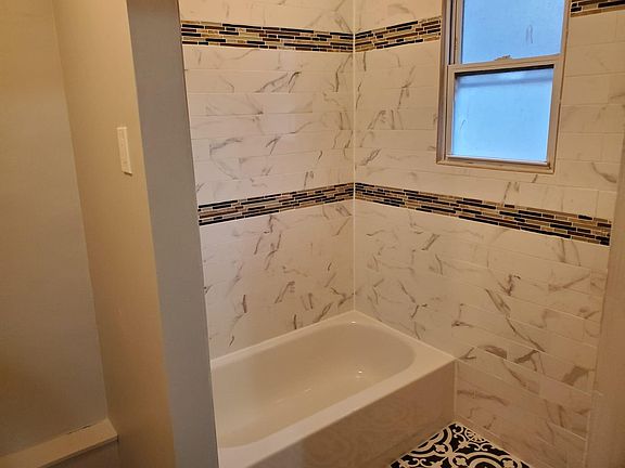 5th image of 52 Harrison Ave #14F