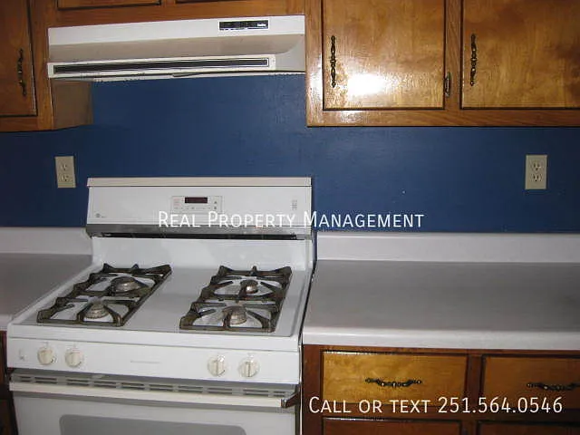 420 Lakeview Dr W — Photo 6