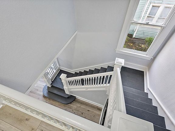 3rd image of 2142 Park St #B