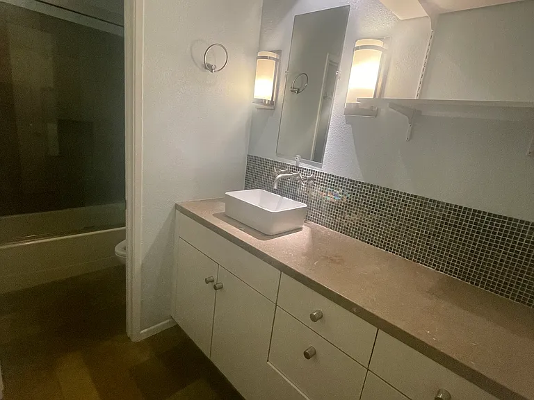 2nd bathroom