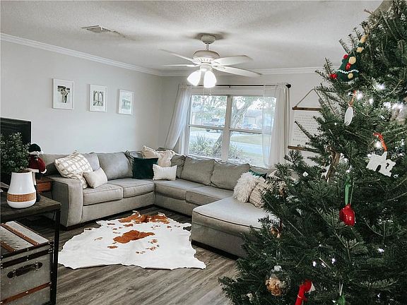 2nd image of 516 Tanglewood Dr