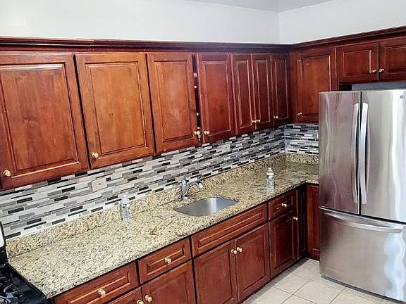 4th image of 3311 Parkside Pl #2
