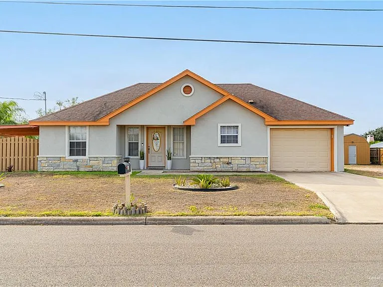 1510 Arboledas Dr — Photo 1