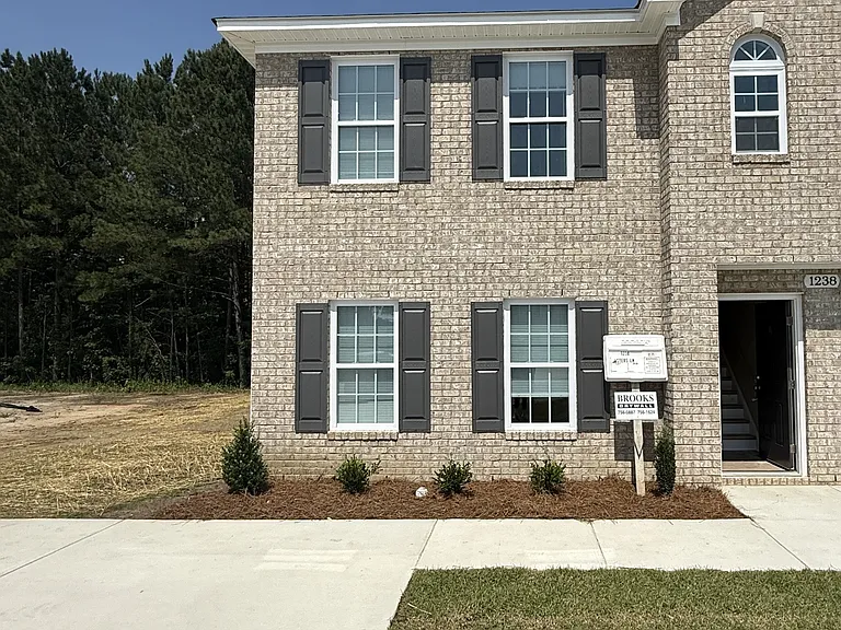 1238 Masters Ln #A — Photo 1