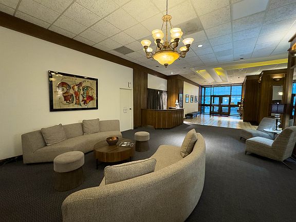 3rd image of 109 N Main St APT 907