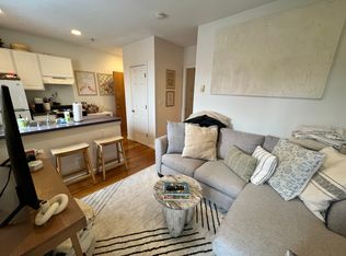 63R Charter St APT 4, Boston, MA 02113