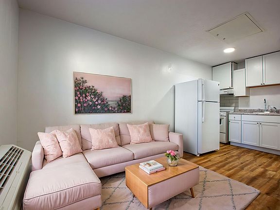 2nd image of 2415 E St APT 5