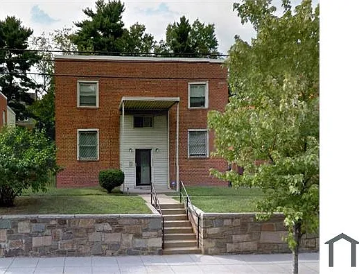3 bed, 920 sqft, $2,600 — Photo 2