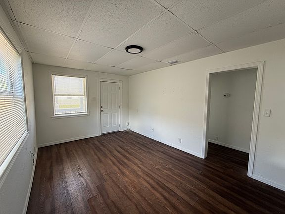 4th image of 2311 N Armenia Ave
