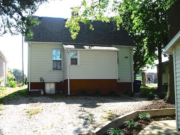 2nd image of 2229 N Center St