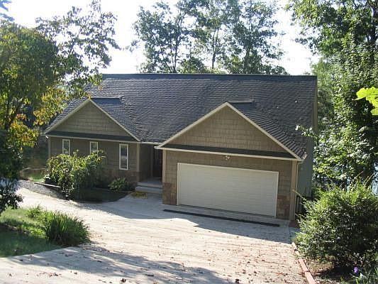 2nd image of 531 Fox Lake Ln
