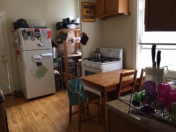 4th image of 1725 N Luna Ave